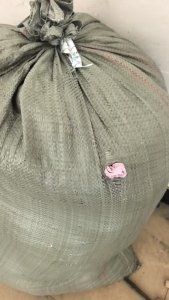 长期出售浅色床品下脚料，涤纶废布，涤纶下脚料，在江苏南通。