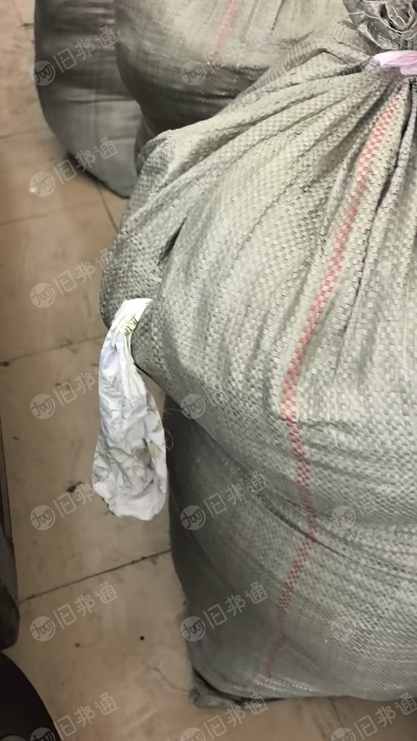 长期出售浅色床品下脚料，涤纶废布，涤纶下脚料，在江苏南通。