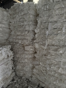 长期出售白色硅油纸废料，压包和小卷都有
