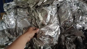 出售打包好的电子厂锡膜废料