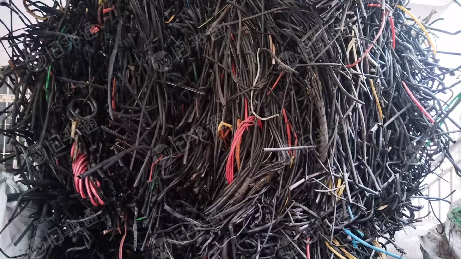 出售PA12高温尼龙毛料，无胶，无杂质，干净，压捆，现货两吨多