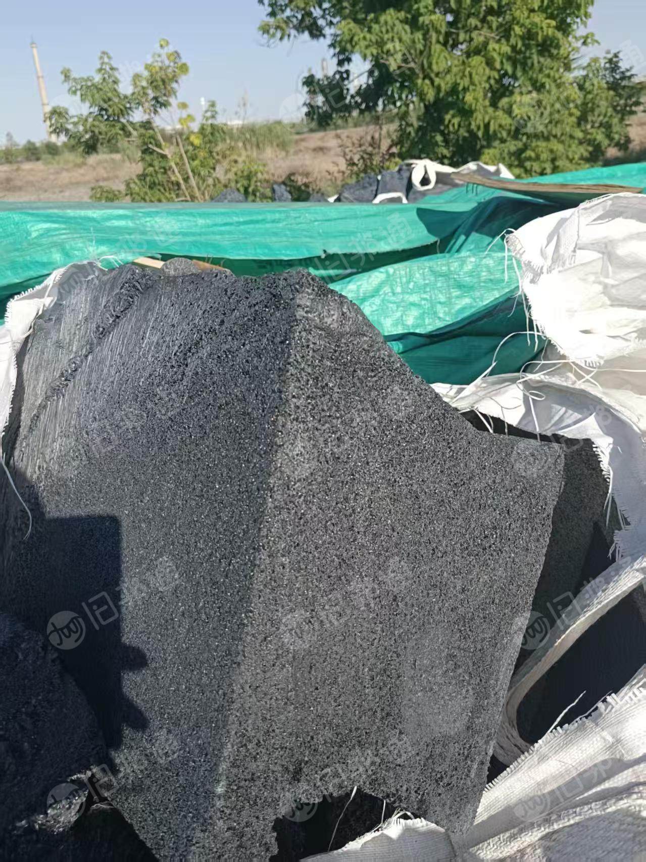 出售eps结块料，石墨加Eps后阻燃隔热性能更好，现货34吨