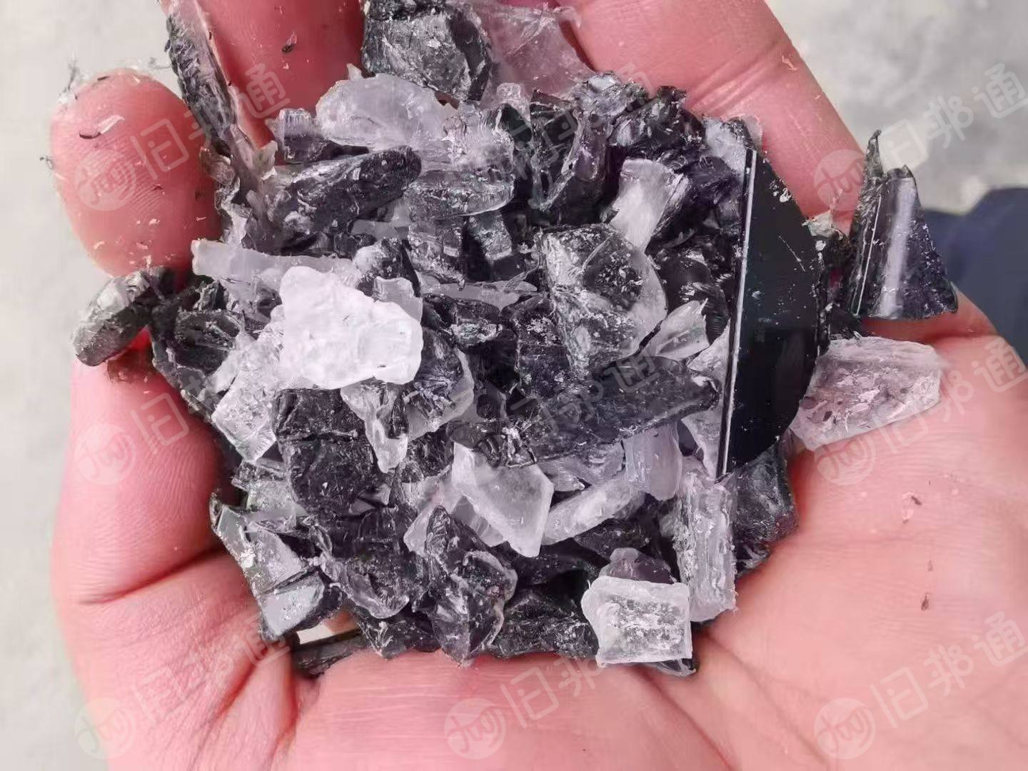 出售PC灯罩破碎料，有uv涂层，现货500吨