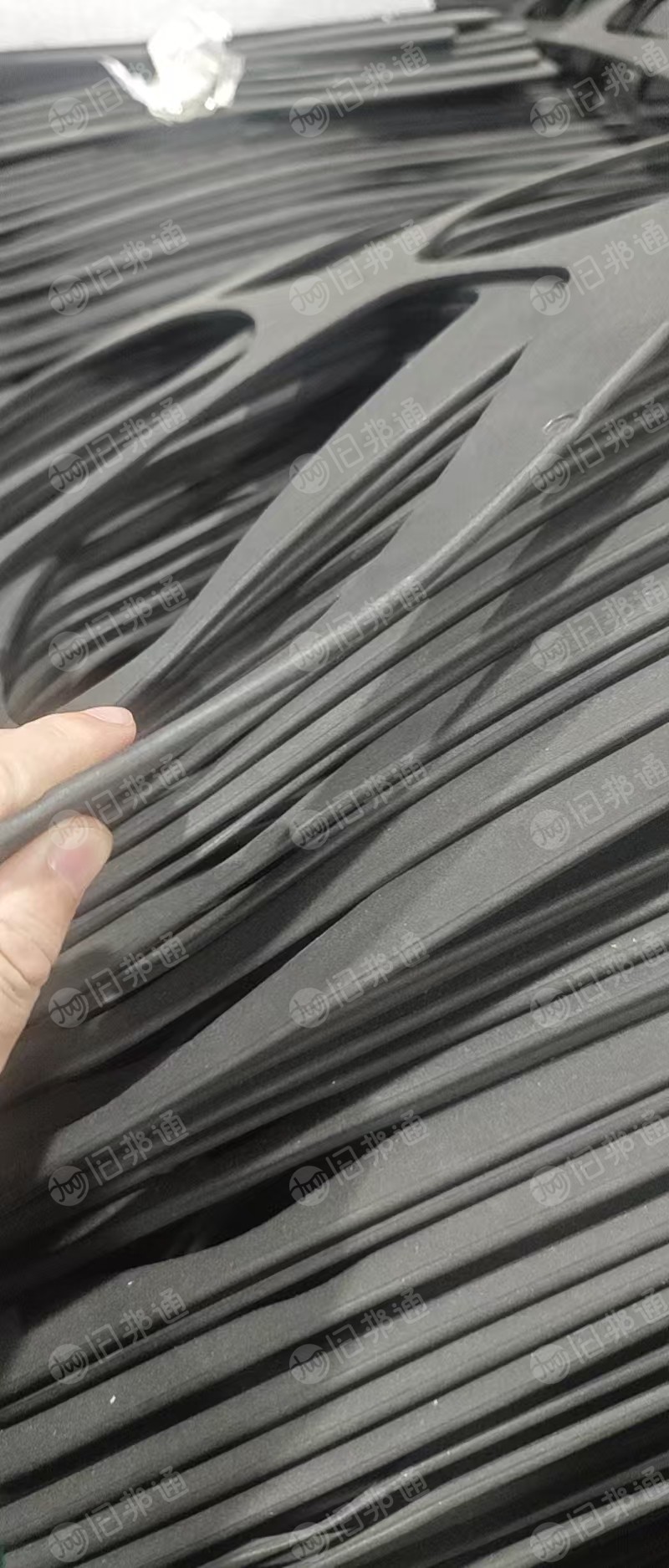 长期出售自己厂下来的eva发泡料，现货4.2一车，没有压包，附近自提