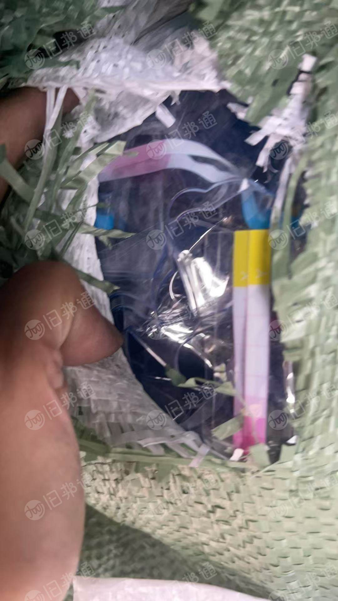 出售软PVC边角料，杂色料30吨，奶白料25吨左右，透明现在十几吨