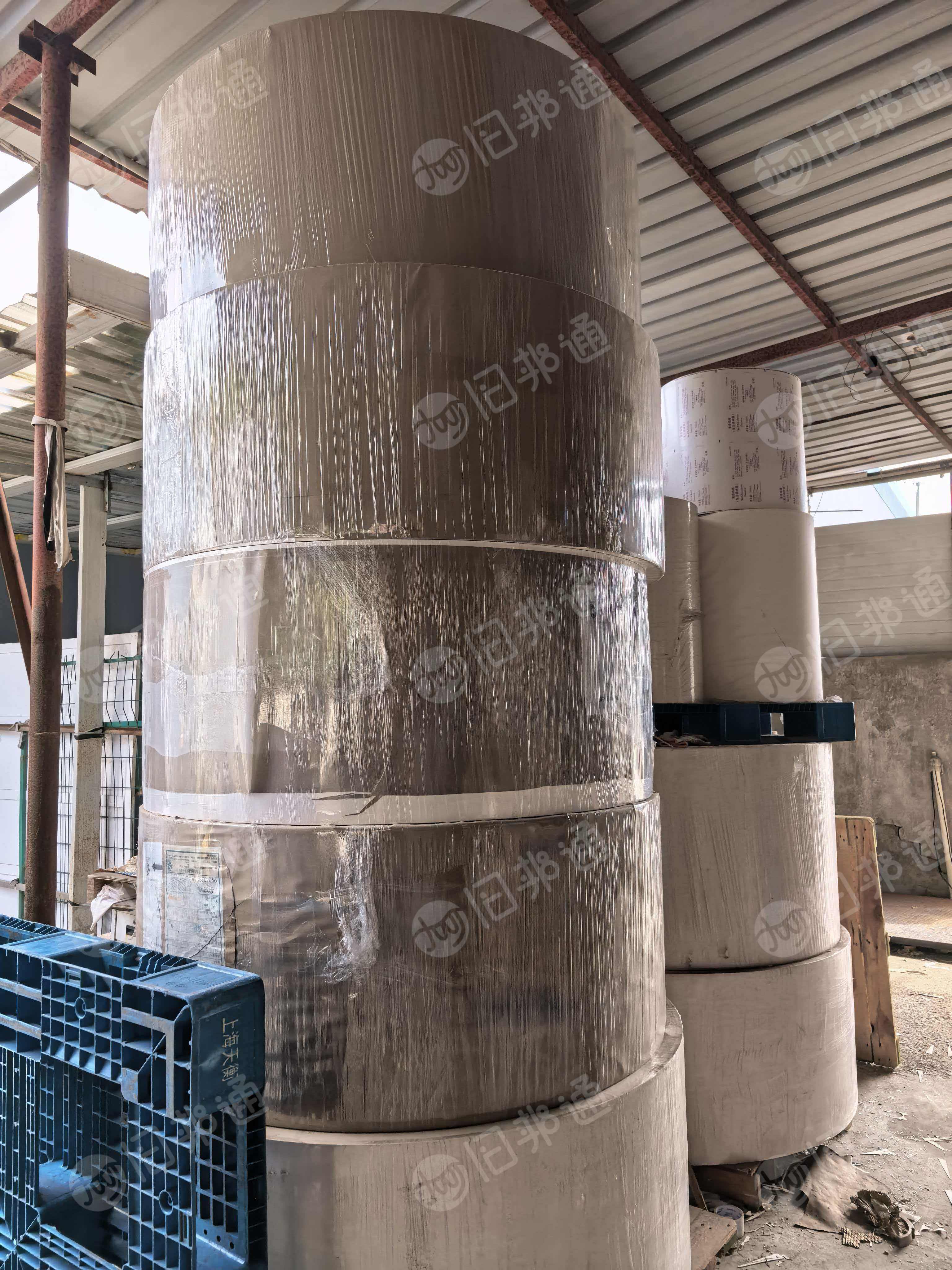 出售卷筒牛奶卡,大小卷都有,四百多克,有六七卷门幅1.2米的是320克