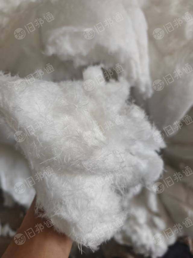 长期出售剪毛厂下来的涤纶废丝，毛毛料，涤纶剪毛料，含水分，现货五六十吨