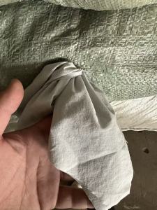 长期出售做防晒服下来的纯尼龙废布，尼龙边角料，现货4吨左右，货在江苏苏州