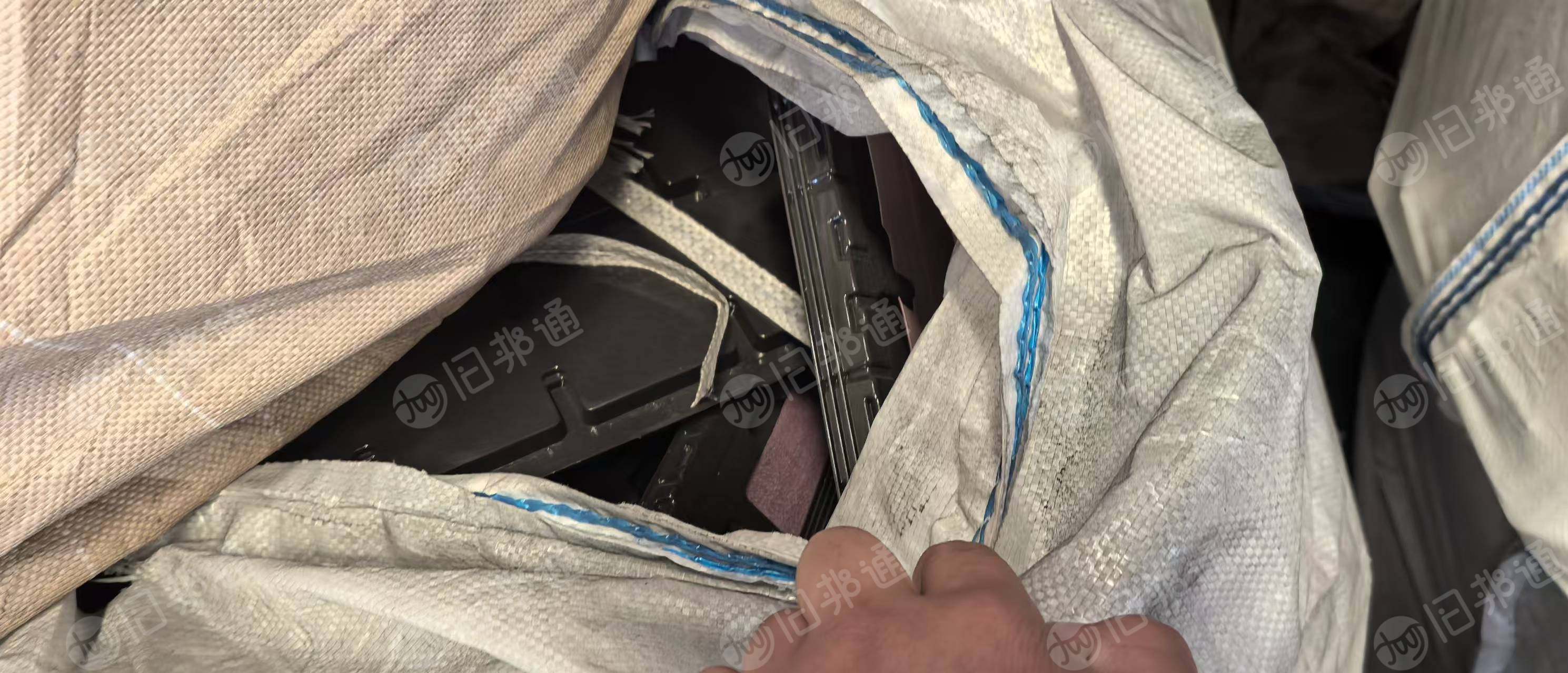 长期出售pet吸塑盒毛料，黑色透明粉色白色都有，吨包装，现货9.6一车