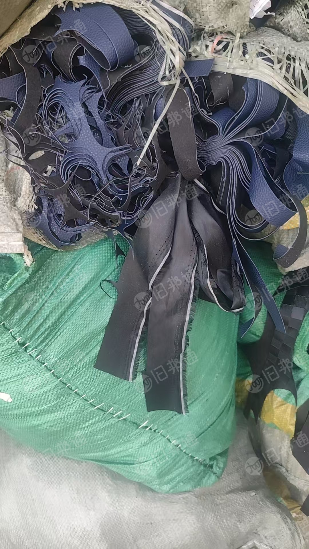 长期出售箱包厂下来的600Dpvc皮革料，涤纶箱包里布，里布，都有分拣开，厂在福建厦门