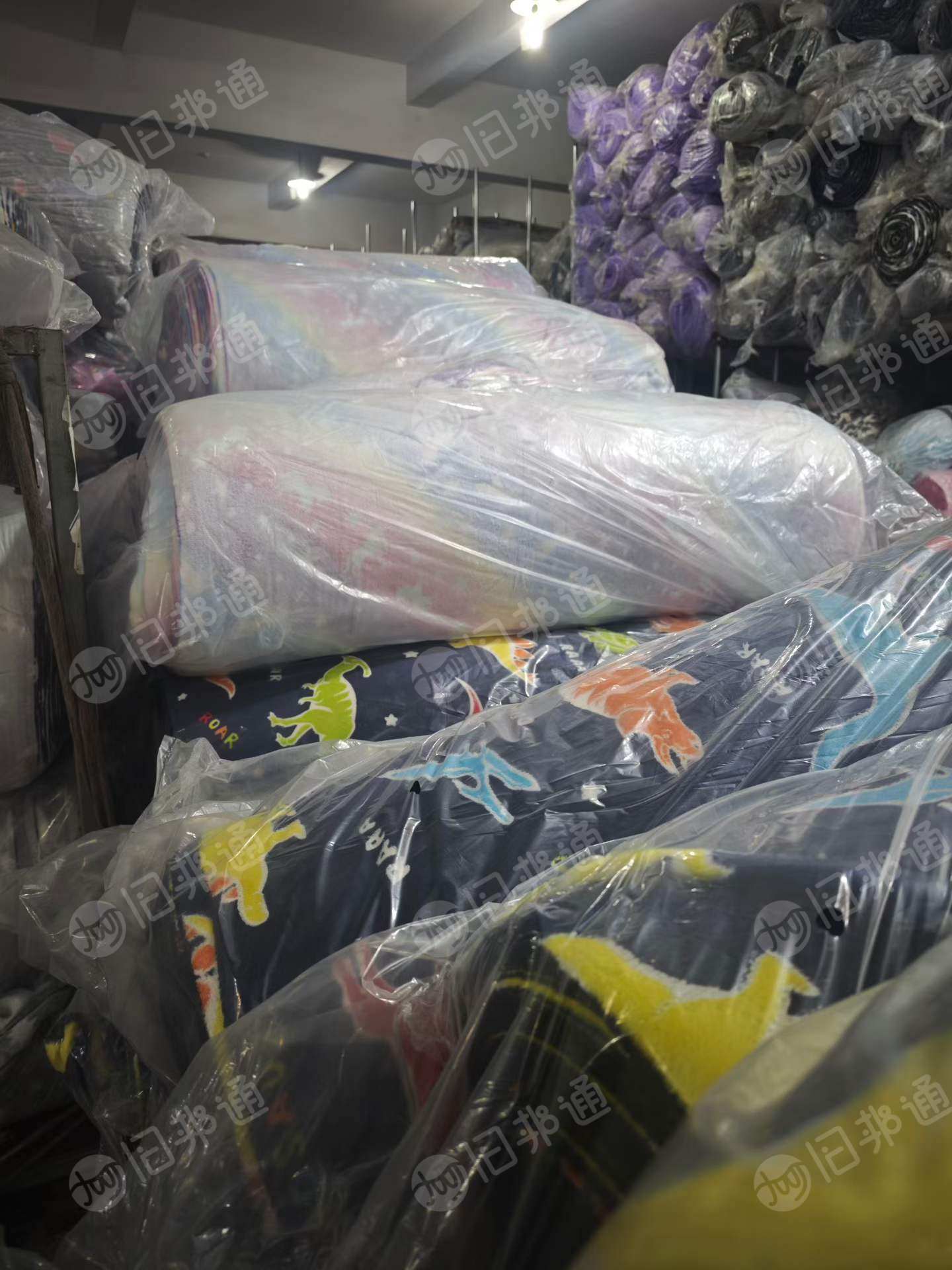 厂家出售正品现货库存绒布，夜光法兰绒，门幅155cm克重230，可以定做生产，在江苏苏州。