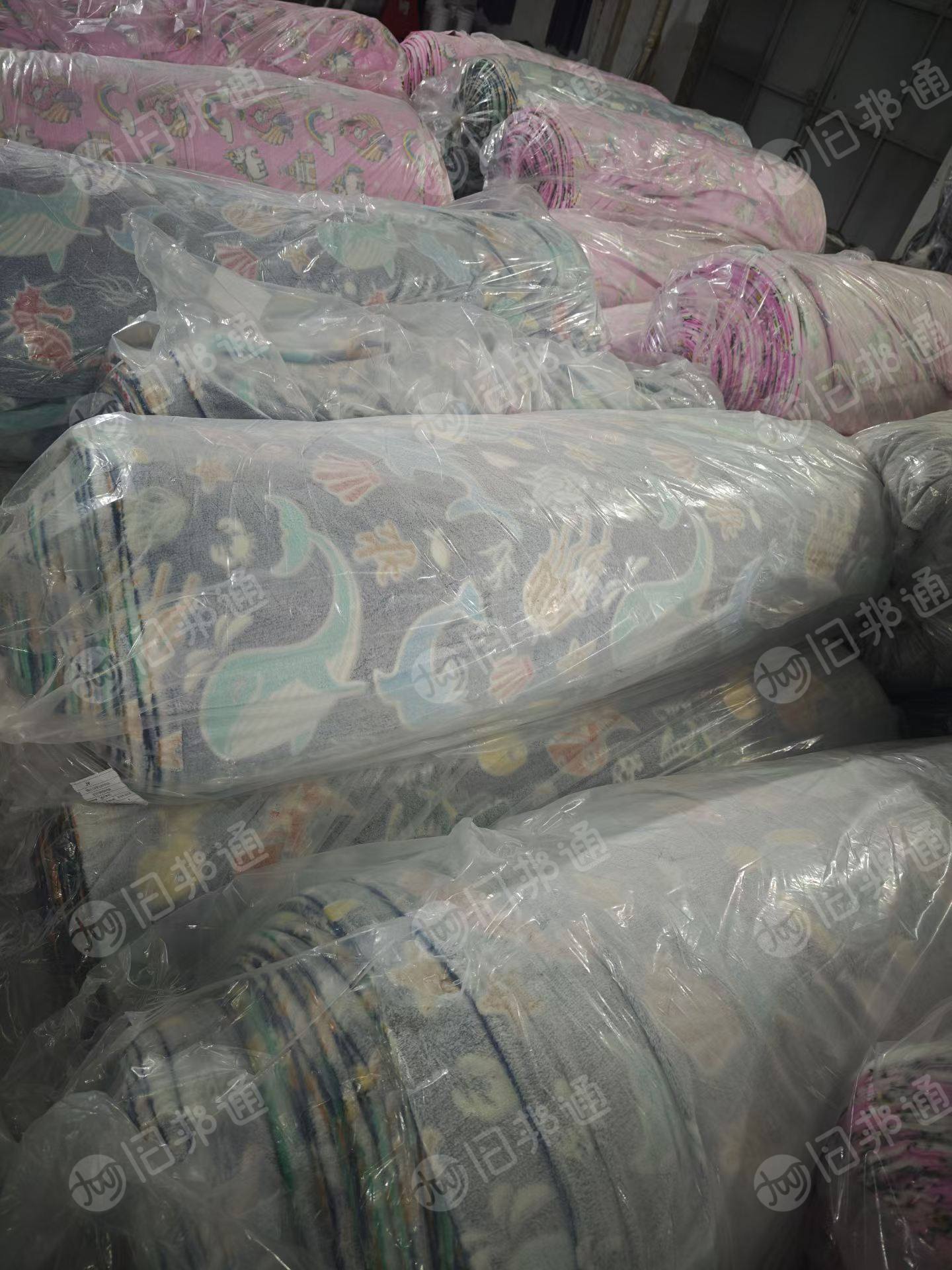 厂家出售正品现货库存绒布，夜光法兰绒，门幅155cm克重230，可以定做生产，在江苏苏州。