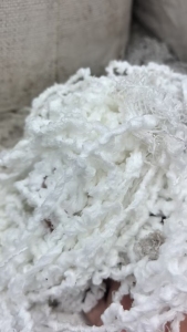 长期出售纺织厂下来的涤锦水丝，涤锦废丝，含水少，现货100吨，在江苏宿迁。