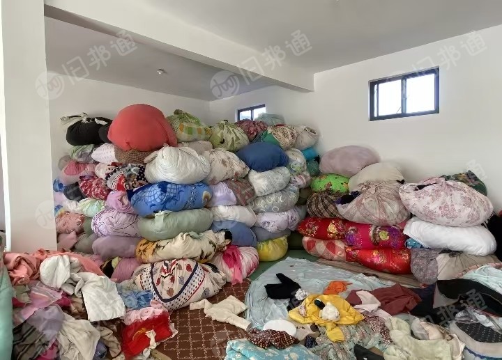 长期出售旧衣服统货，小区货，不包含羽绒服、棉花、毛领，在河北邯郸。