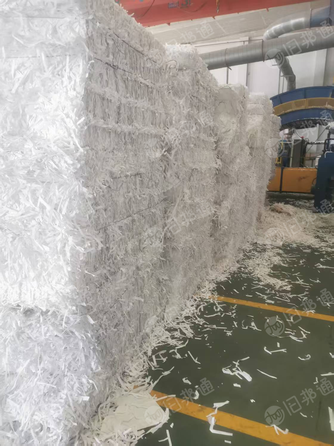 出售白纸边角料，有A4纸边、票据纸边等各种白纸混打，不含胶纸