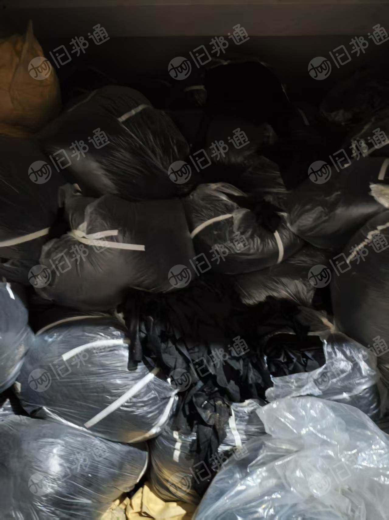 长期出售音响厂下来的黑色拉丝料，废布拉丝料，在广东惠州。