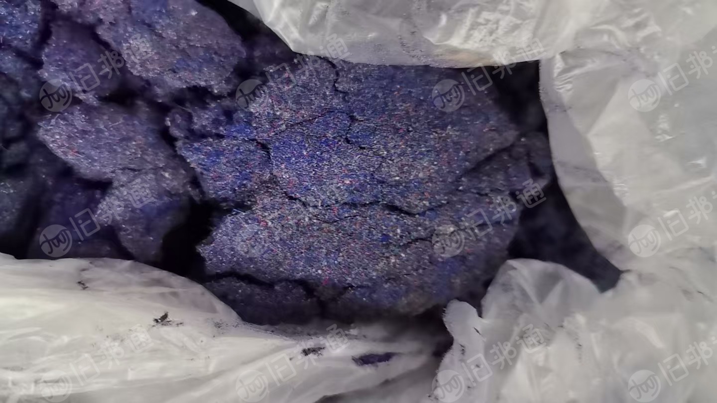 长期出售毛条剪下来的剪毛灰，毛毛料，磨毛料，涤锦材质，月供几吨，在浙江嘉兴