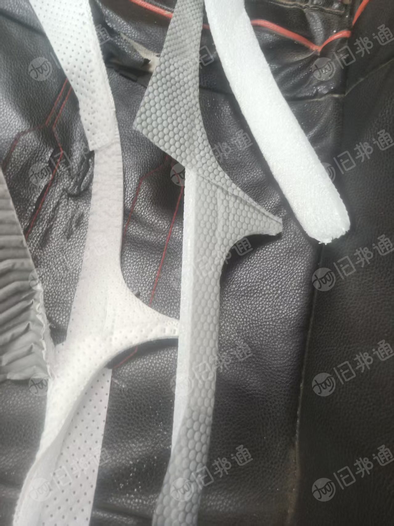 长期出售一次性拖鞋厂下来的无纺布废料，也有珍珠棉，统货出，月供十几吨，货在河南郑州