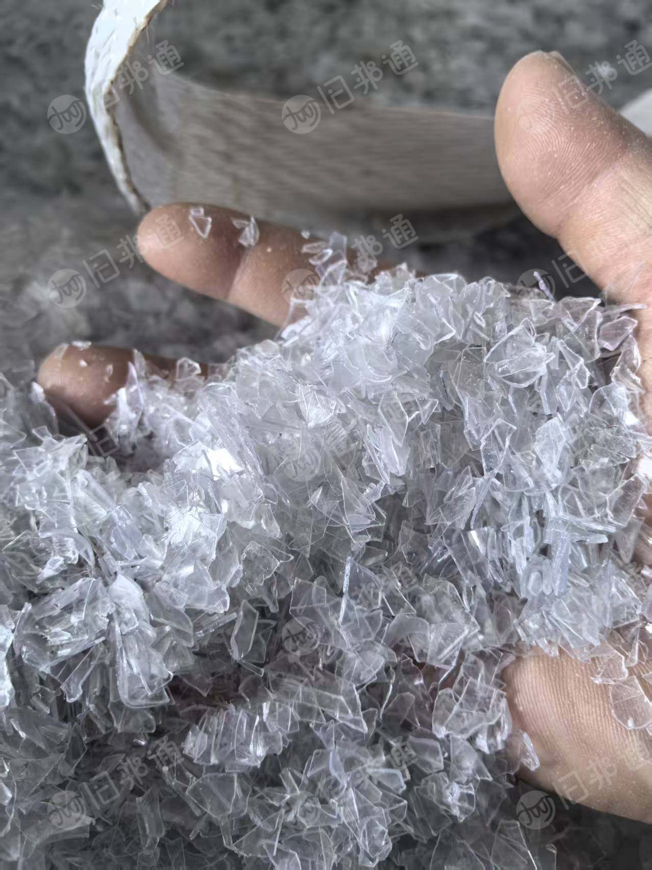 出售PET吸塑盒破碎料，A级B级都有，每个月几十吨