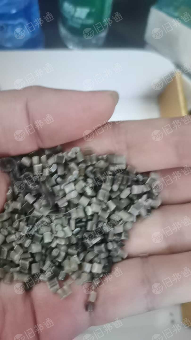 出售纯聚丙膜颗粒，有花色和白透两种，过两层100目，三层140目，总共五层网，月产300吨