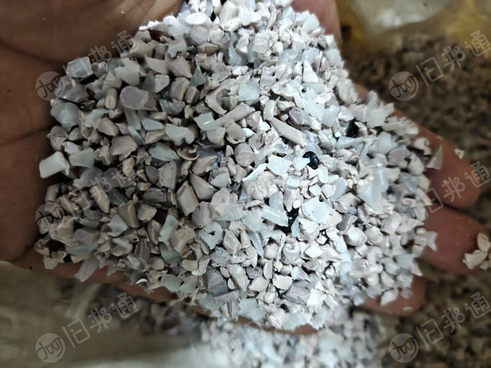 出售杂色纯pc破碎料,现货十吨左右,PC水口料破的
