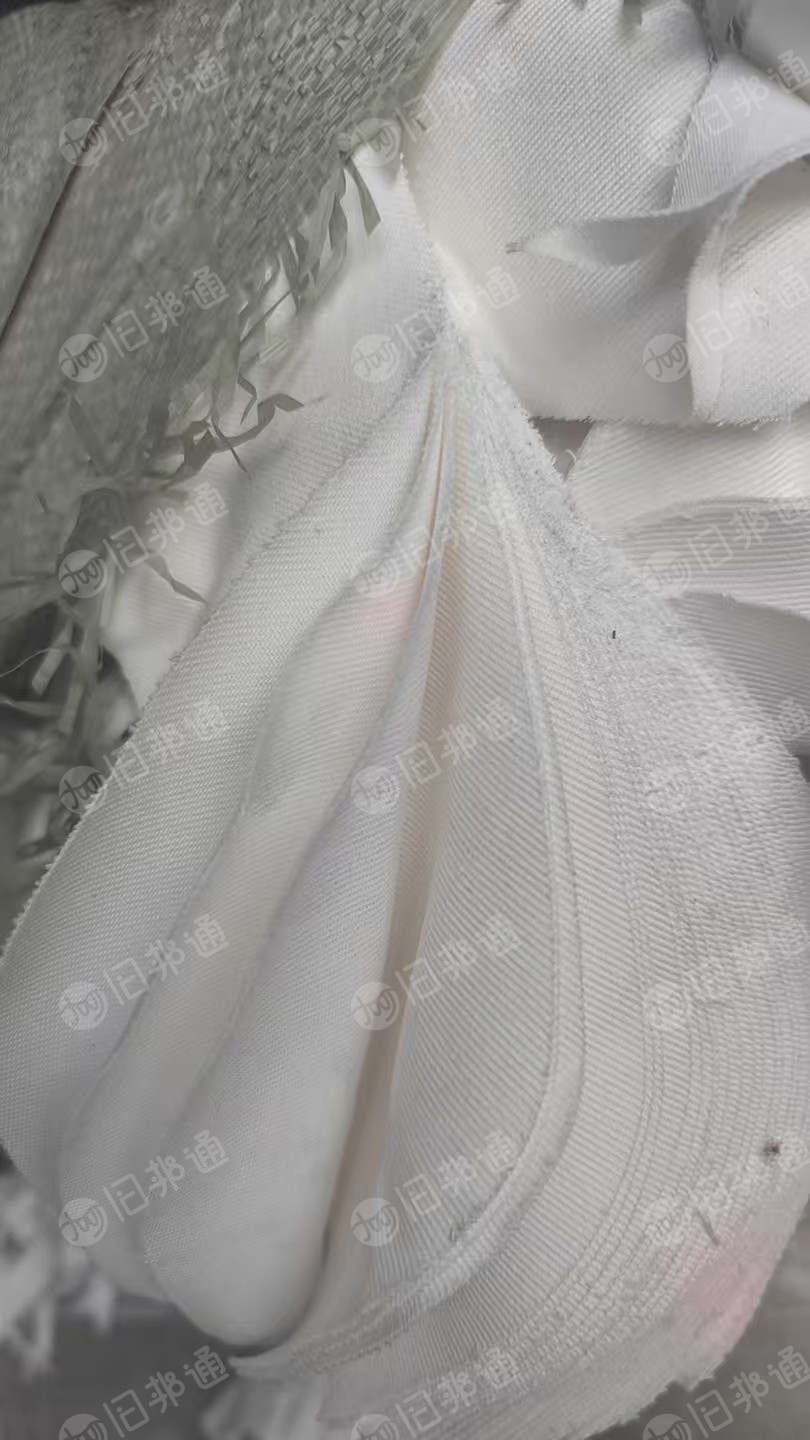 长期出售纯棉牛仔废布,牛仔边角料,可以褪色,可照光,月供七百吨,货在广东广州