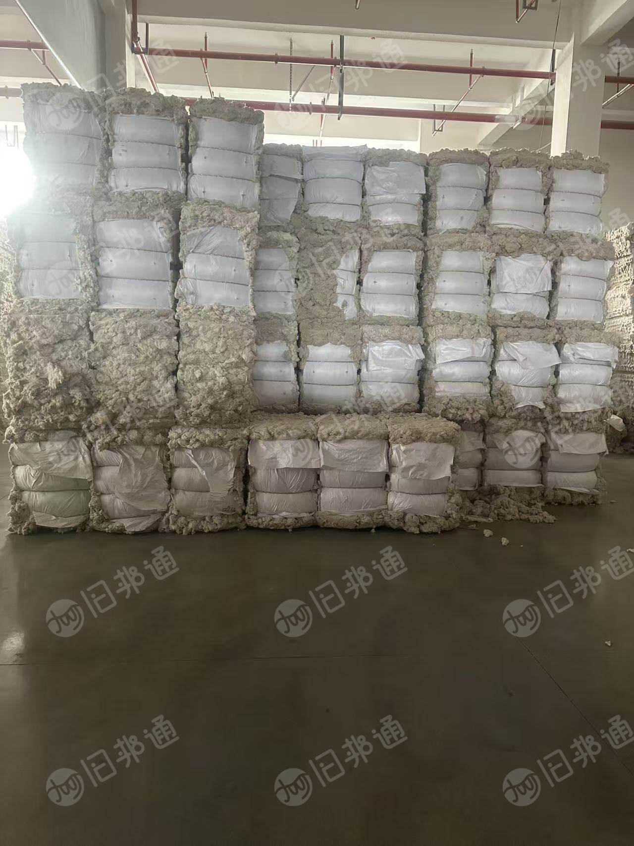 出售气流纺下来的涤棉鱼籽棉,含棉95左右,现货200吨左右,货在山东淄博