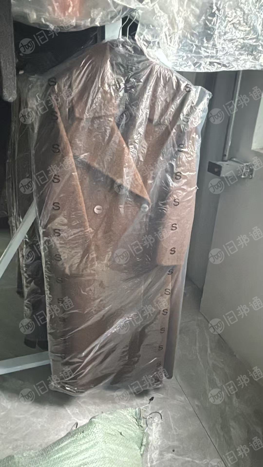双面尼大衣工厂厂家清仓处理库存双面呢大衣，70毛-100毛都有，6000件