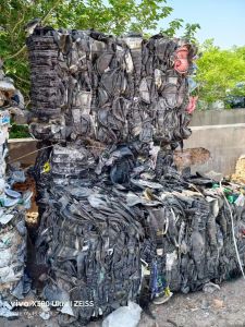 出售涂料桶压块，涂料桶毛料，现货30吨