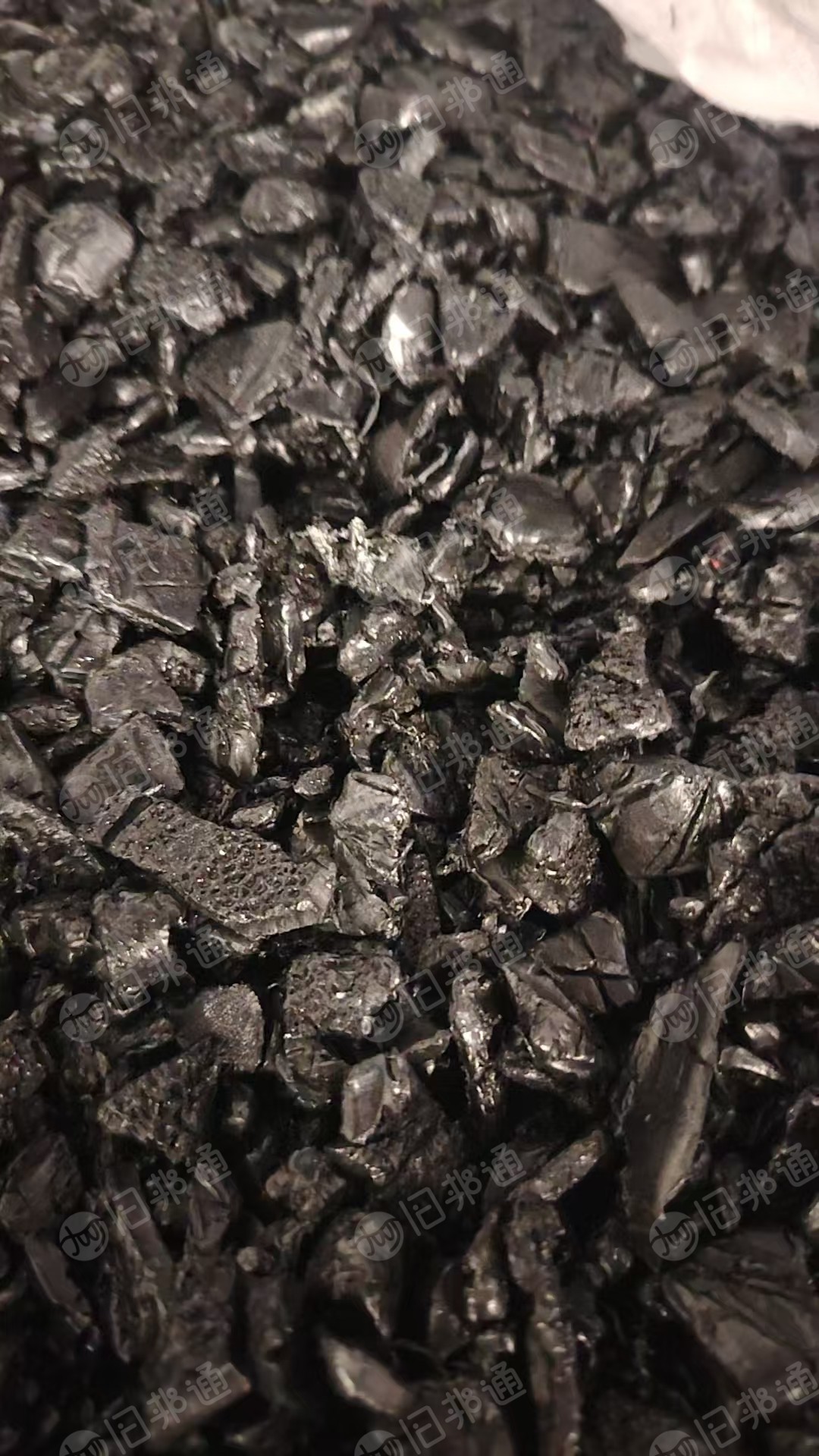 出售pe保温皮破碎料，现货10吨