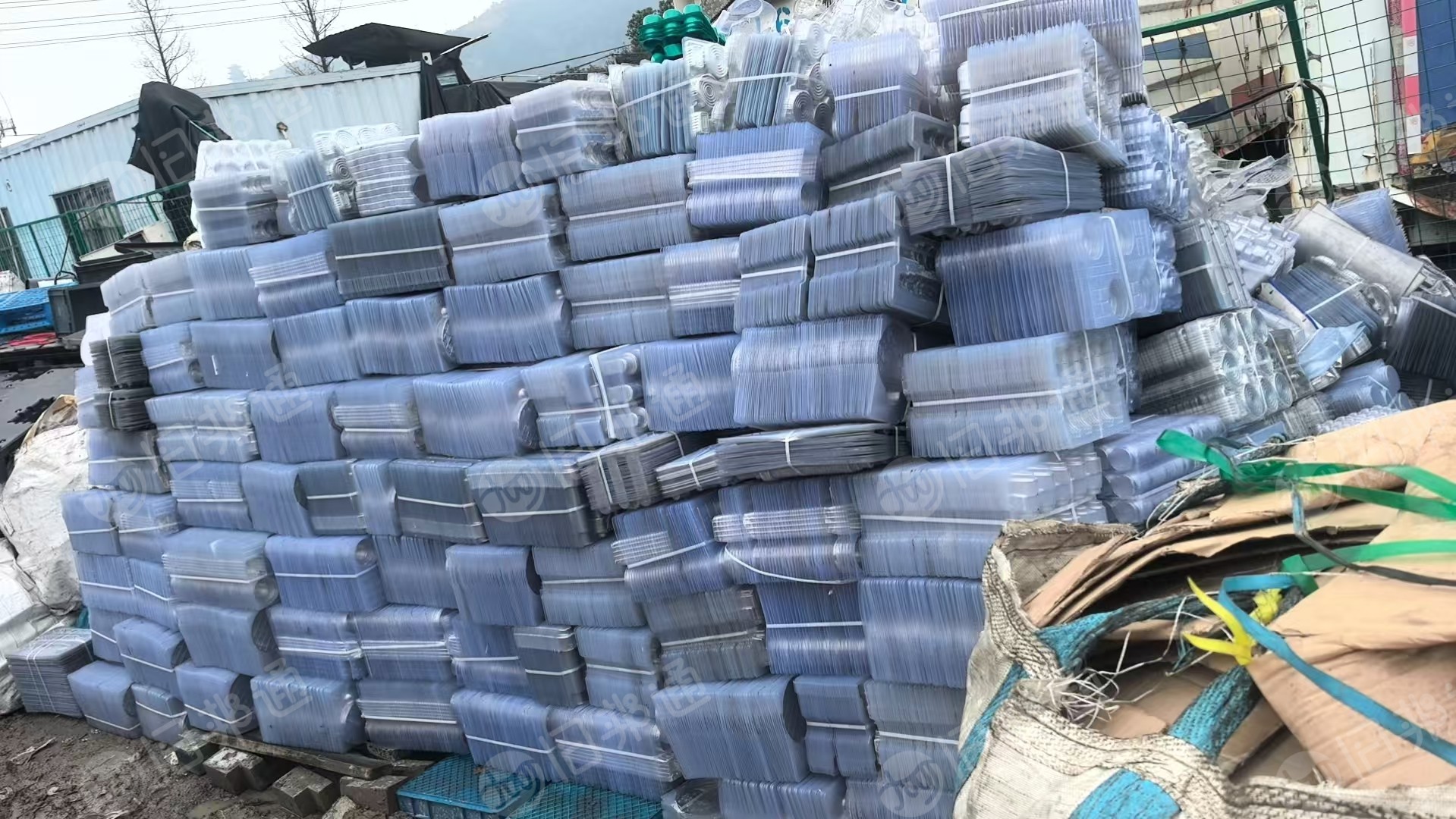 出售PET吸塑盒毛料，带油