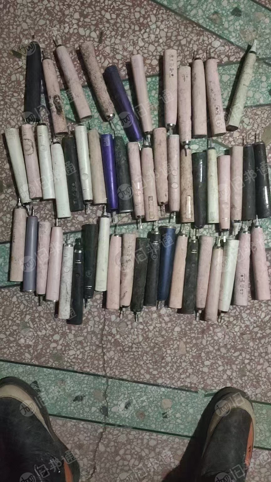 求购手机充电器头，鼠标，收不同型号，有多少要多少