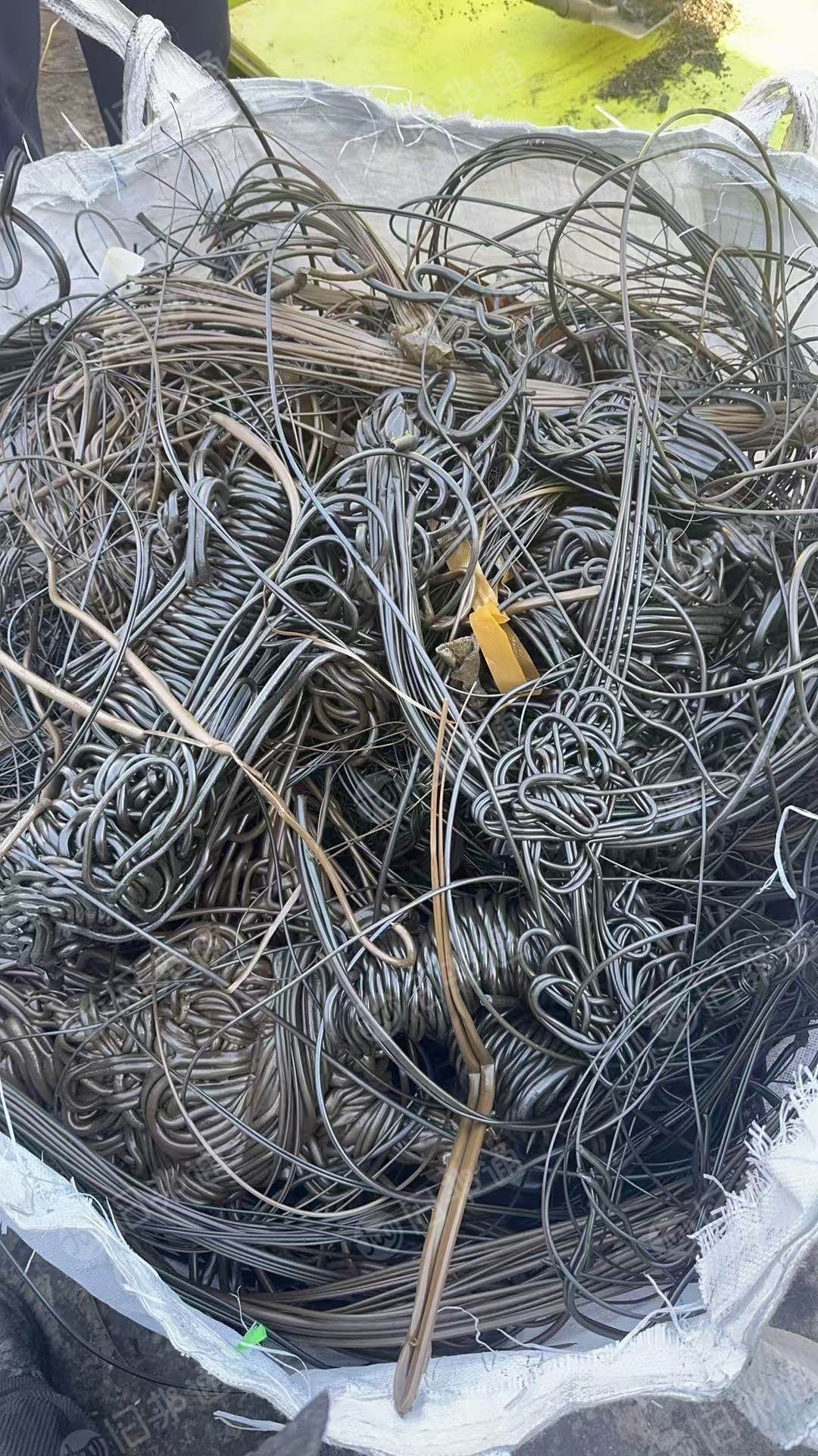 出售PE废料，轮胎厂下来的，每个月五六吨