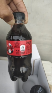 出售塑料油废料，热值一万零三百，不含硅，密度不超83，现在有六十吨