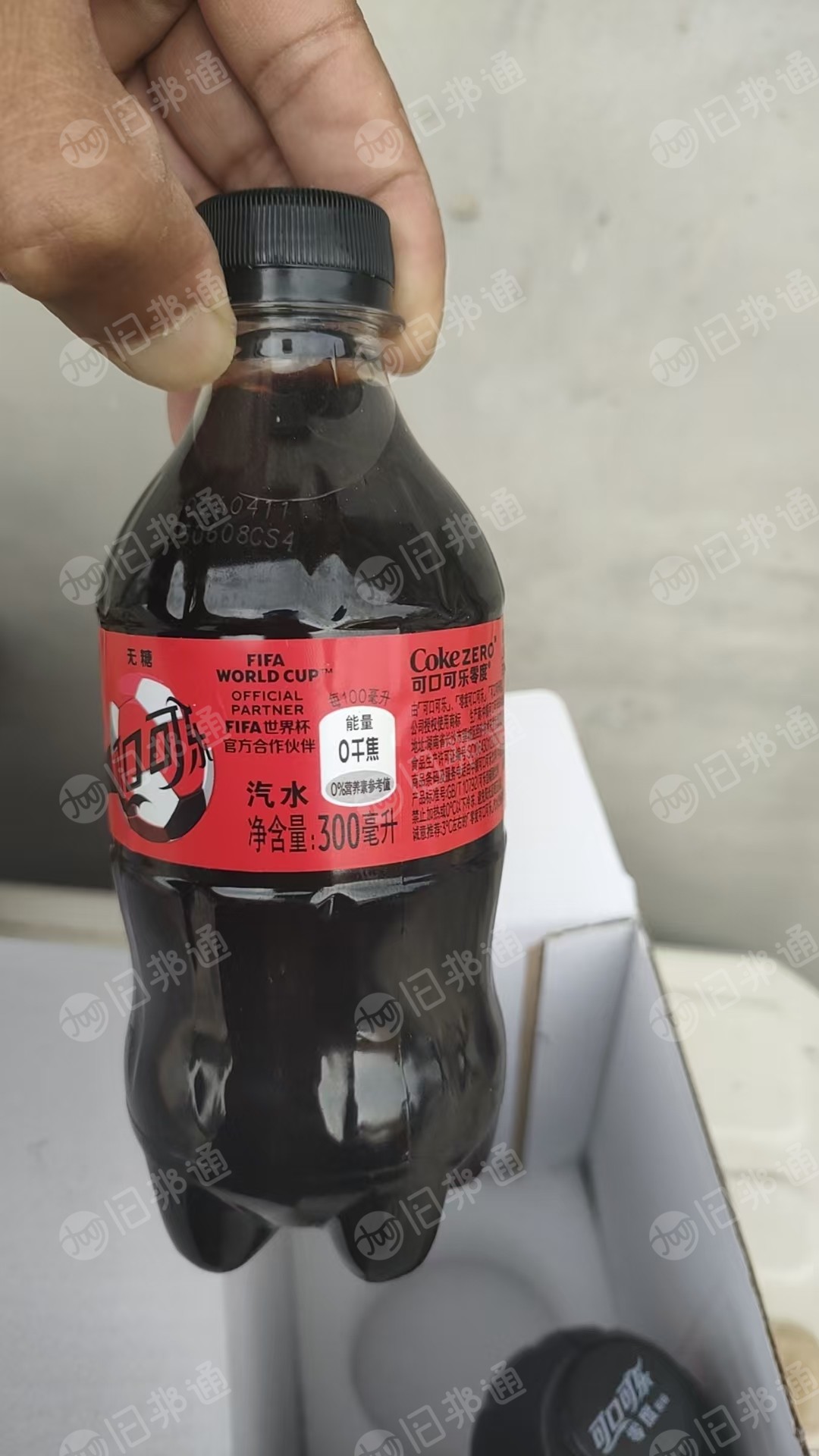 出售塑料油废料，热值一万零三百，不含硅，密度不超83，现在有六十吨