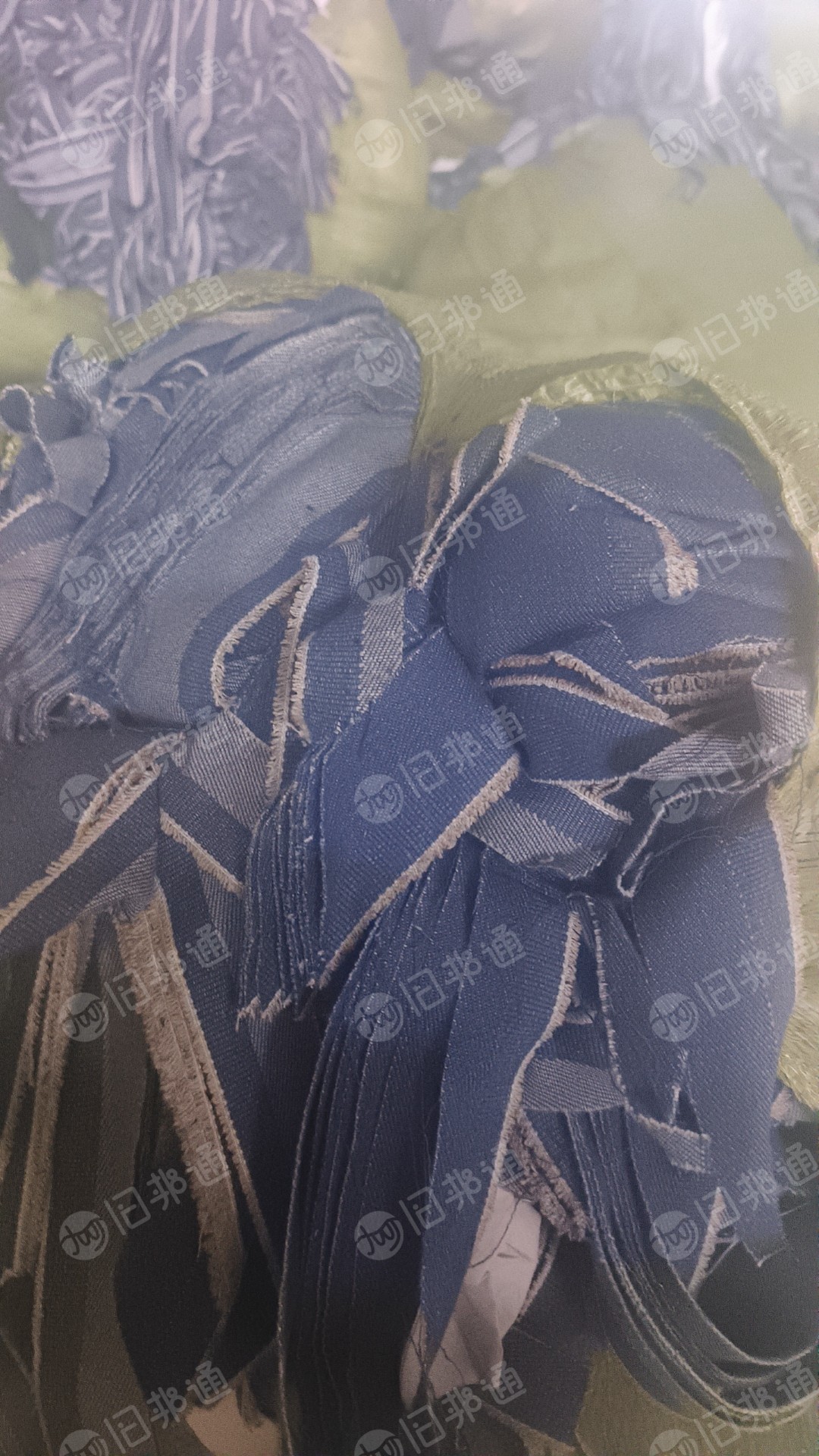 长期出售涤棉牛仔废布,涤棉牛仔布,含棉35-65左右,现货60吨