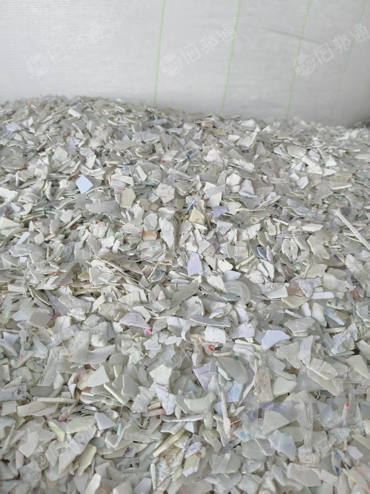 出售白丙破碎料，一级、二级都有过色选硅胶机，月供200吨