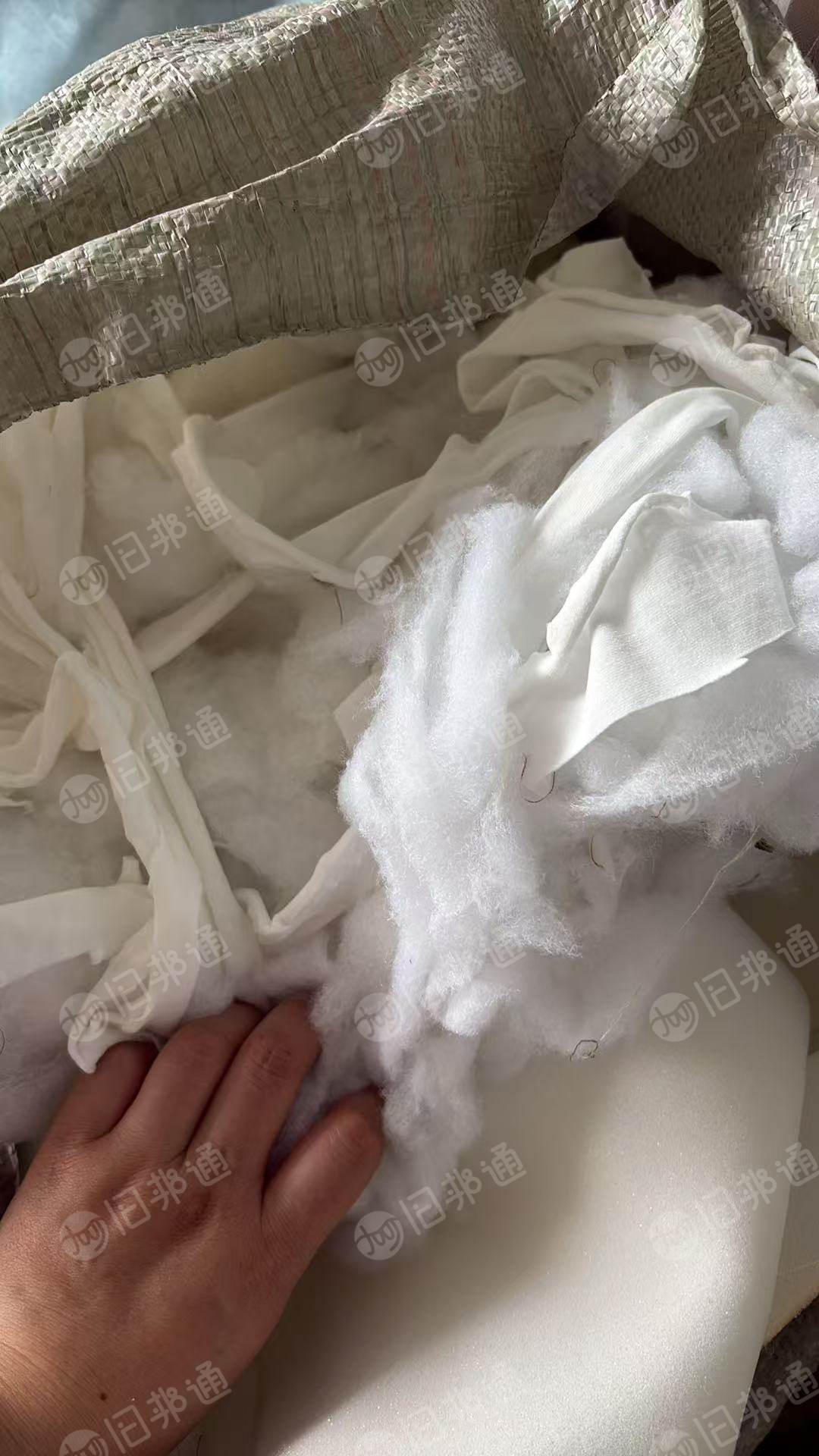 长期出售绗缝厂下来的夹海绵边角料，丝绵边角料，丝绵下脚料，在浙江杭州。