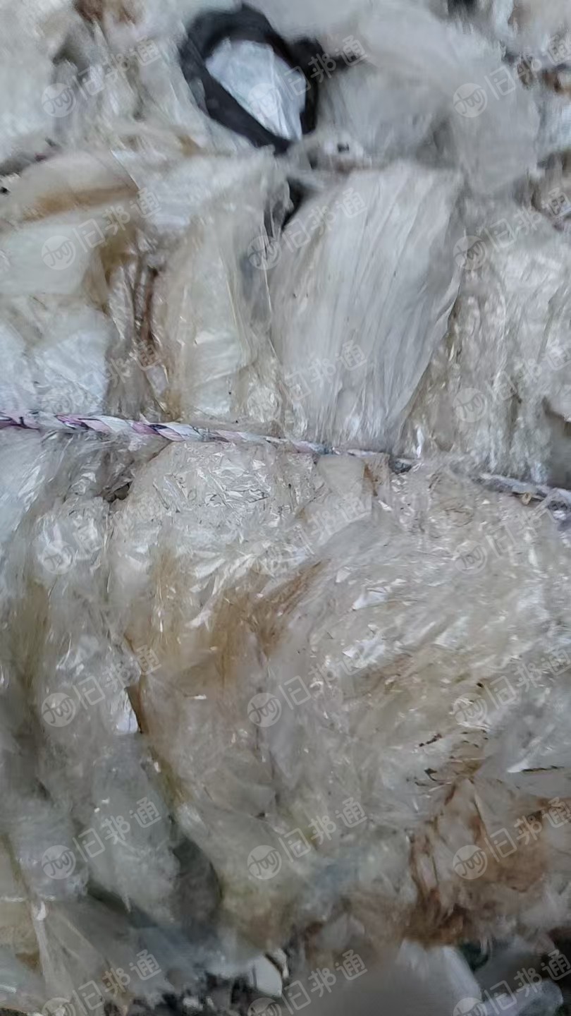 出售手机厂下来的pet胶水膜，含少量银，现货十几吨