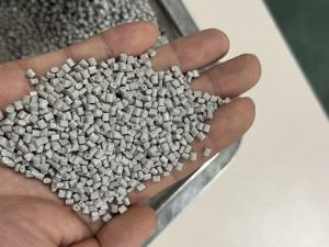 出售PC电表壳颗粒，加纤8%，冲击11.2，溶脂21.6