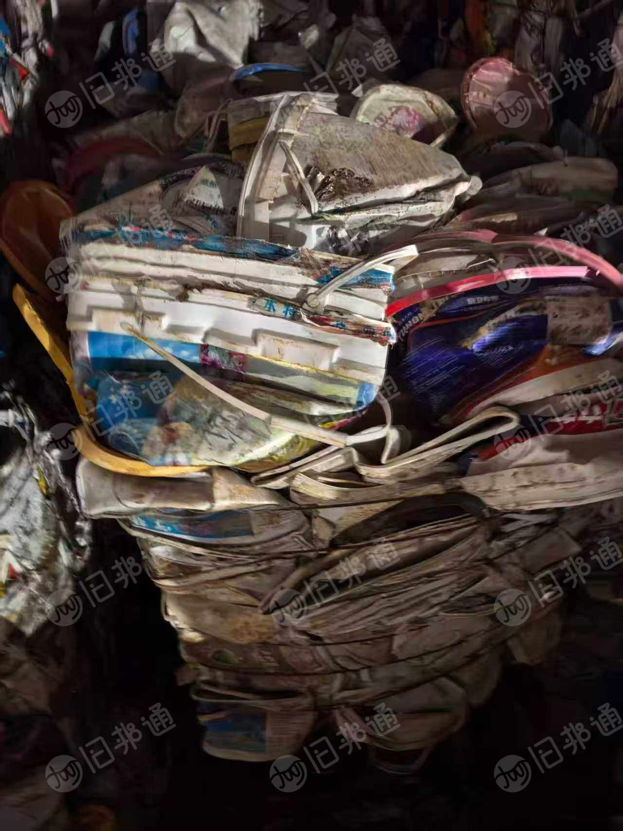 长期出售涂料桶压块,现货19吨