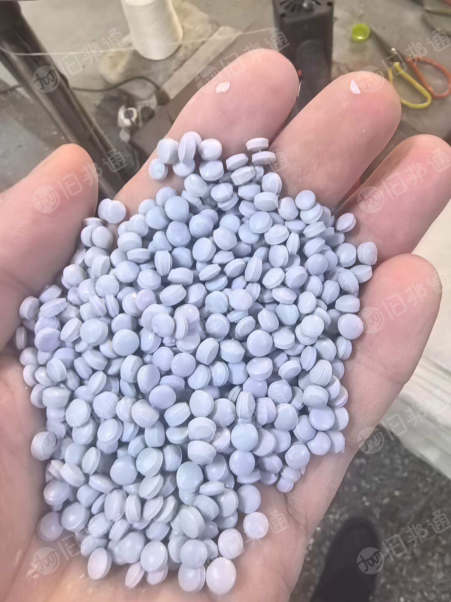 出售干造纯乳白袋颗粒，过150目