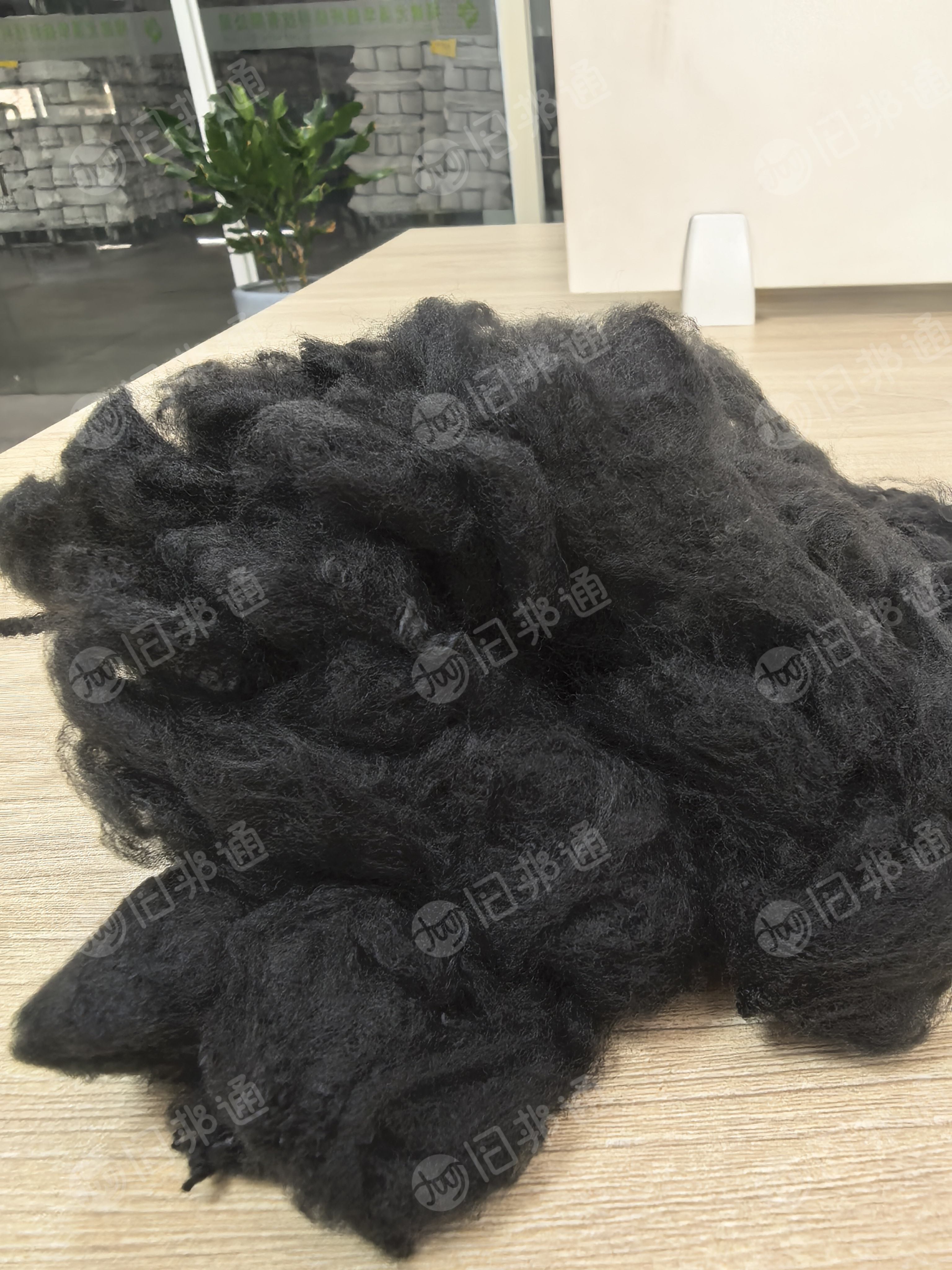 厂家长期出售涤纶短纤2.5×51,仿大化H1.4×38,仿大化A1.4×38,仿大化H1.4×38等