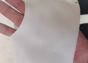 长期出售白色全新纯丙纶边角料，可开花造粒