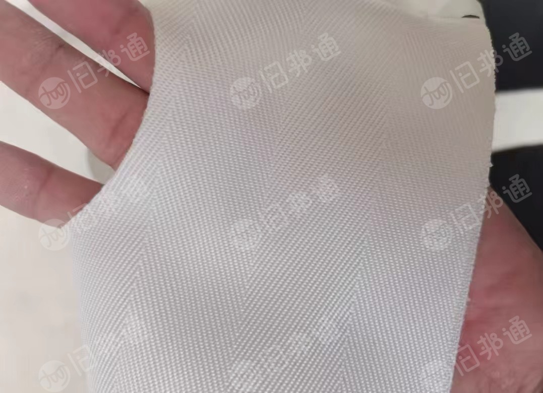 长期出售白色全新纯丙纶边角料，可开花造粒