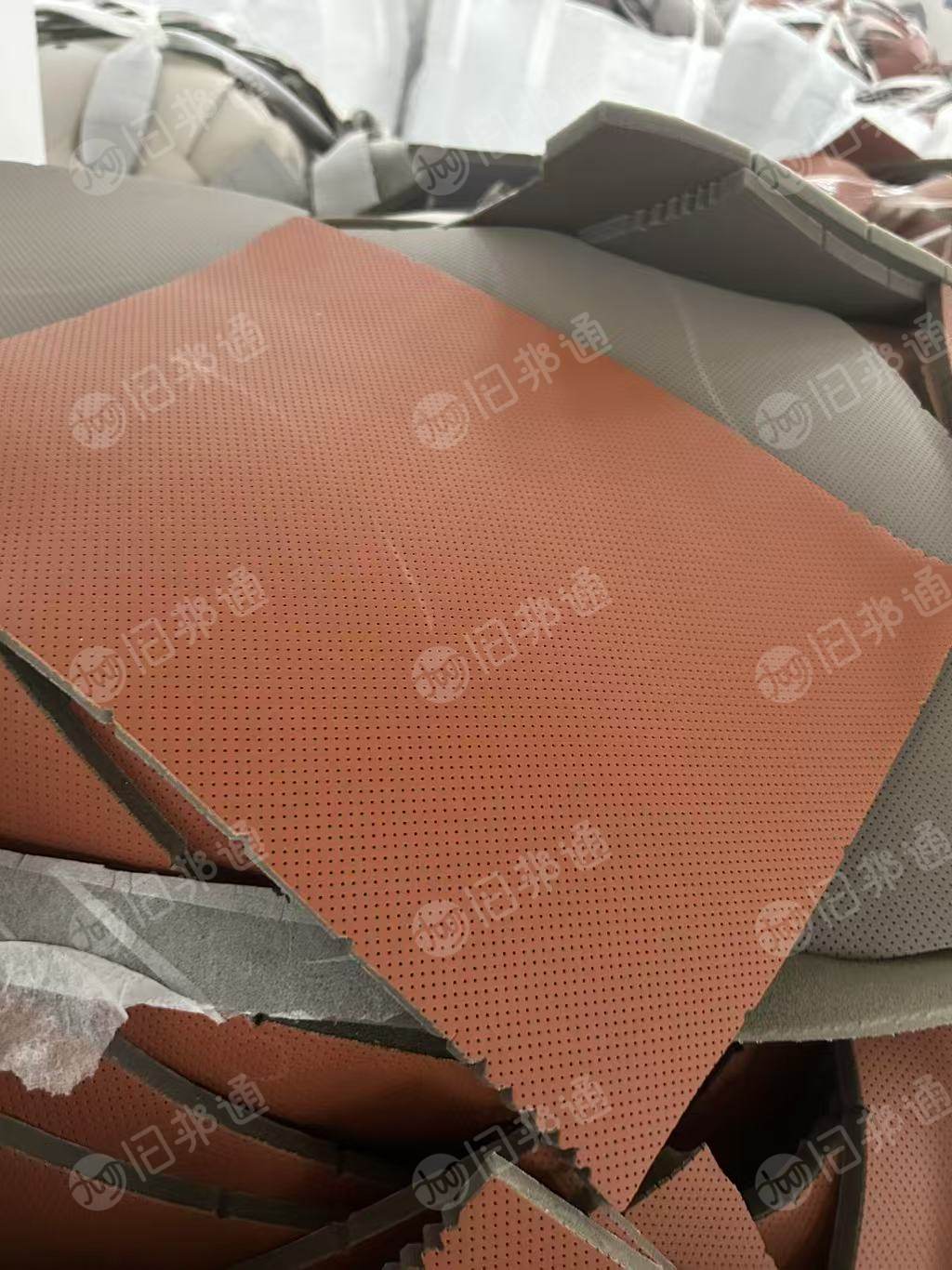 出售理想车上专用皮革,真皮,复合的海绵加热就可以脱落,有装包,现货30个吨包袋可以够车