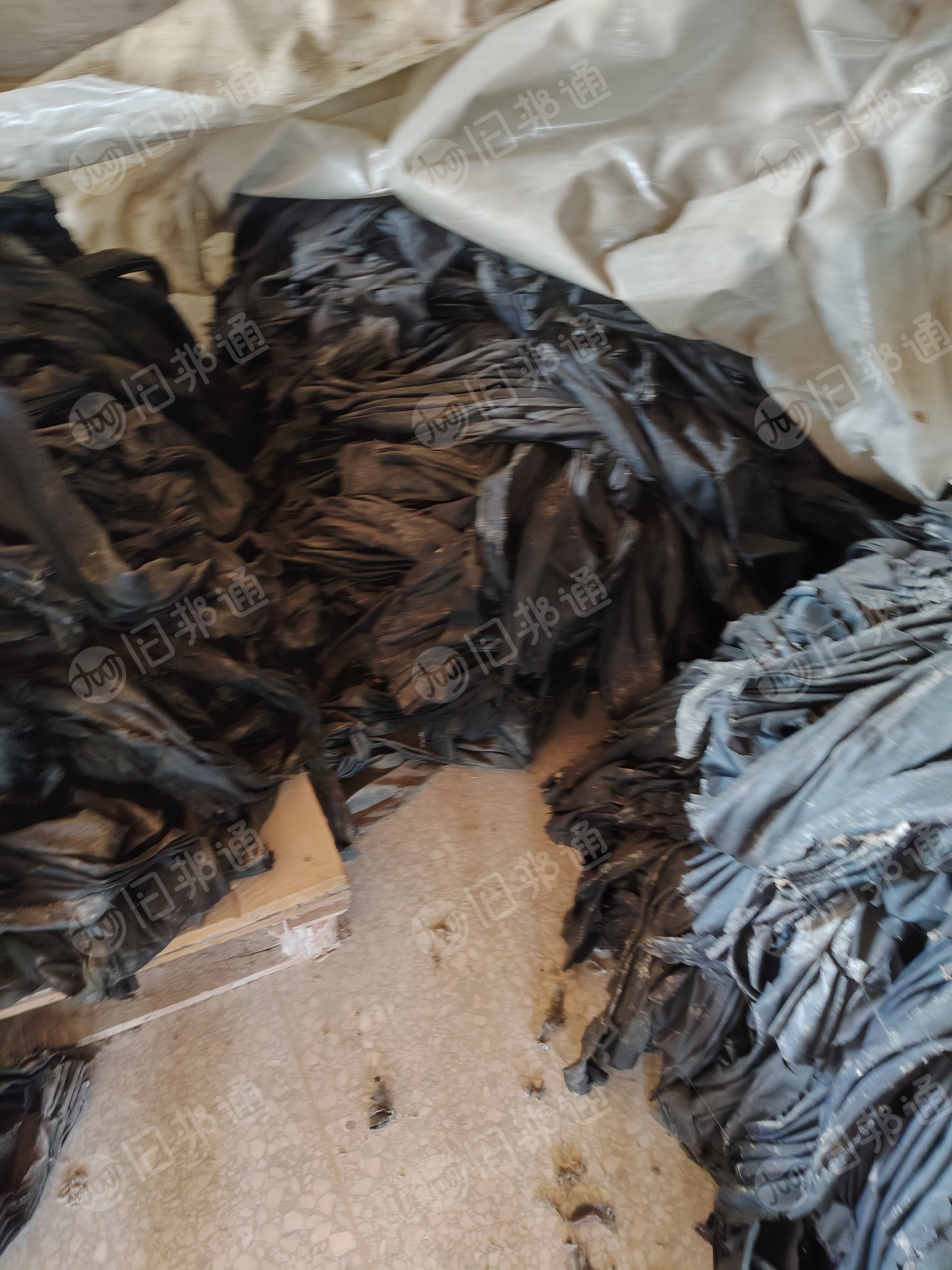 出售丁基橡胶废料，是制造轮胎的内模具