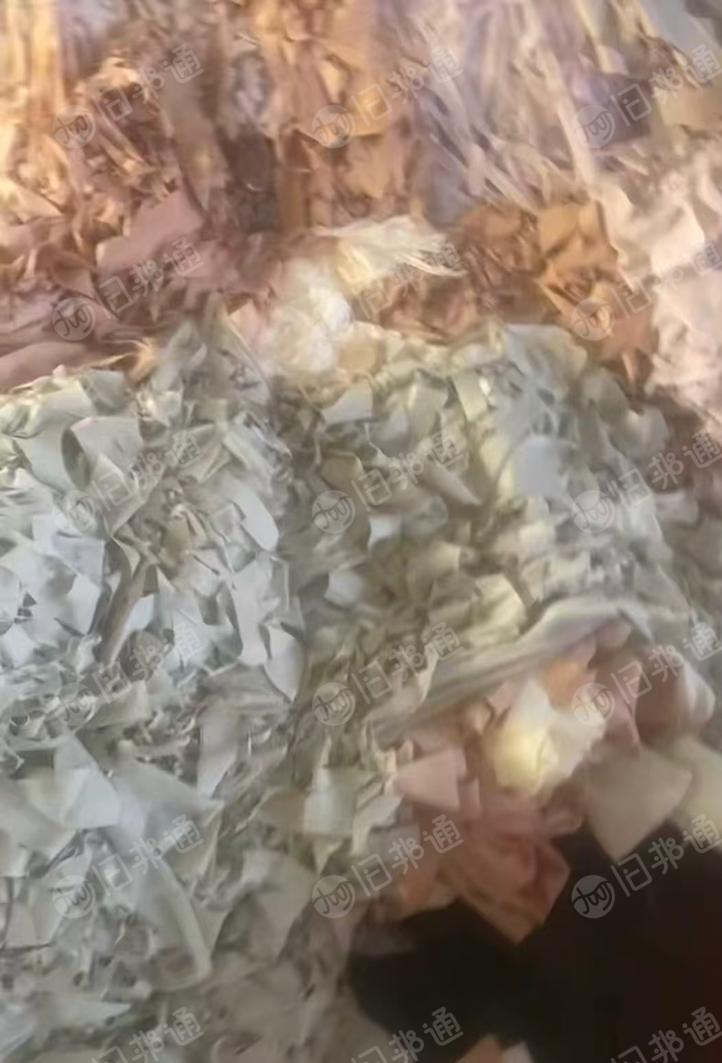 长期出售内衣厂下来的杂色锦纶废布，锦氨废布，有带弹力，月供20吨，在湖北襄阳