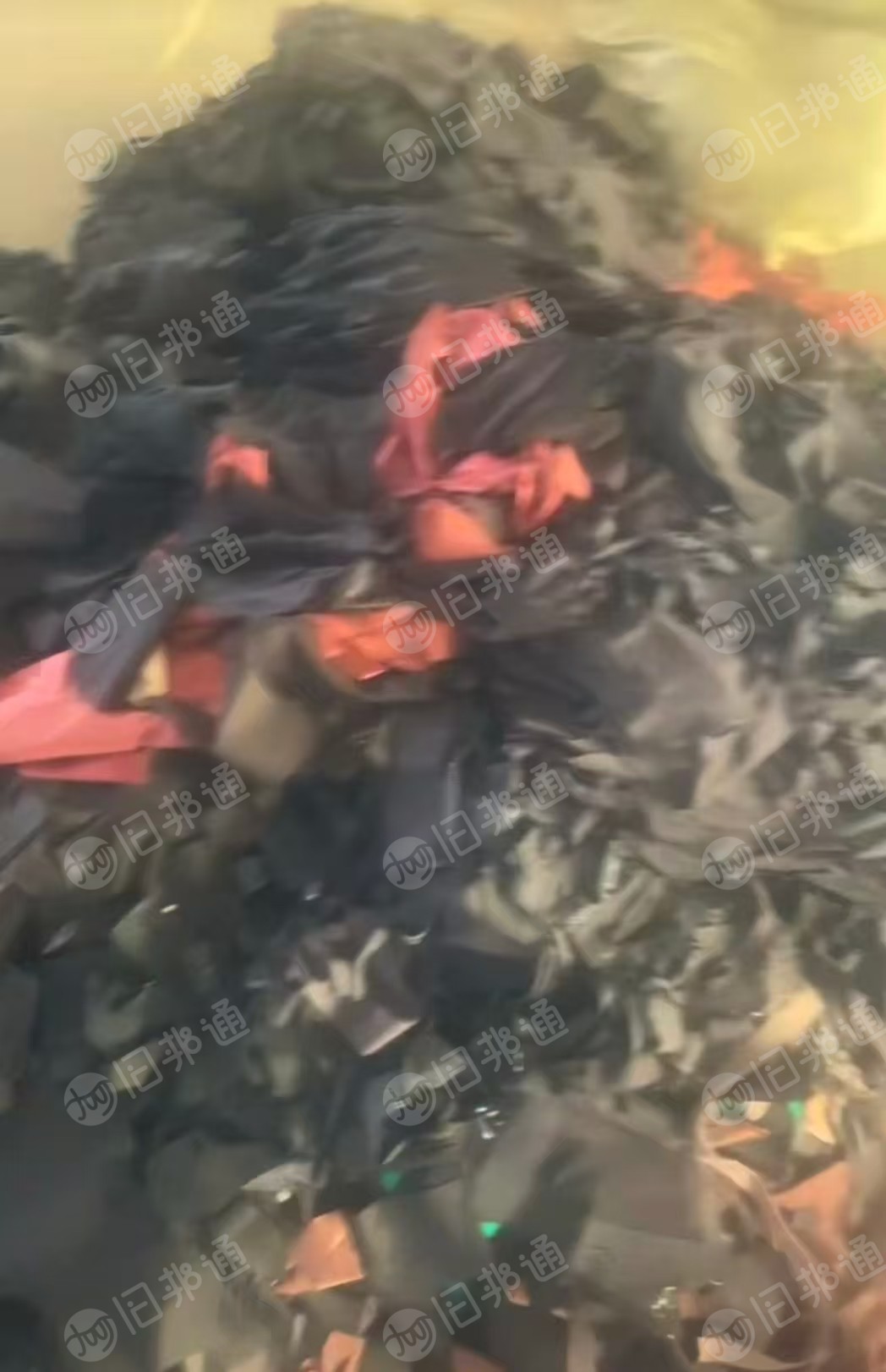 长期出售内衣厂下来的杂色锦纶废布，锦氨废布，有带弹力，月供20吨，在湖北襄阳