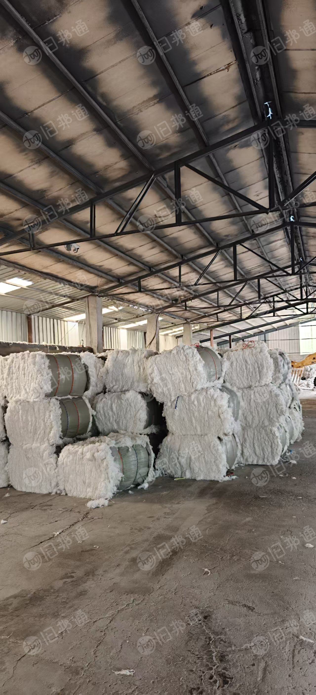 长期出售安全网做的涤纶工业丝，涤纶废丝，涤纶水丝，含水分15左右，月供几十吨，在山东临沂